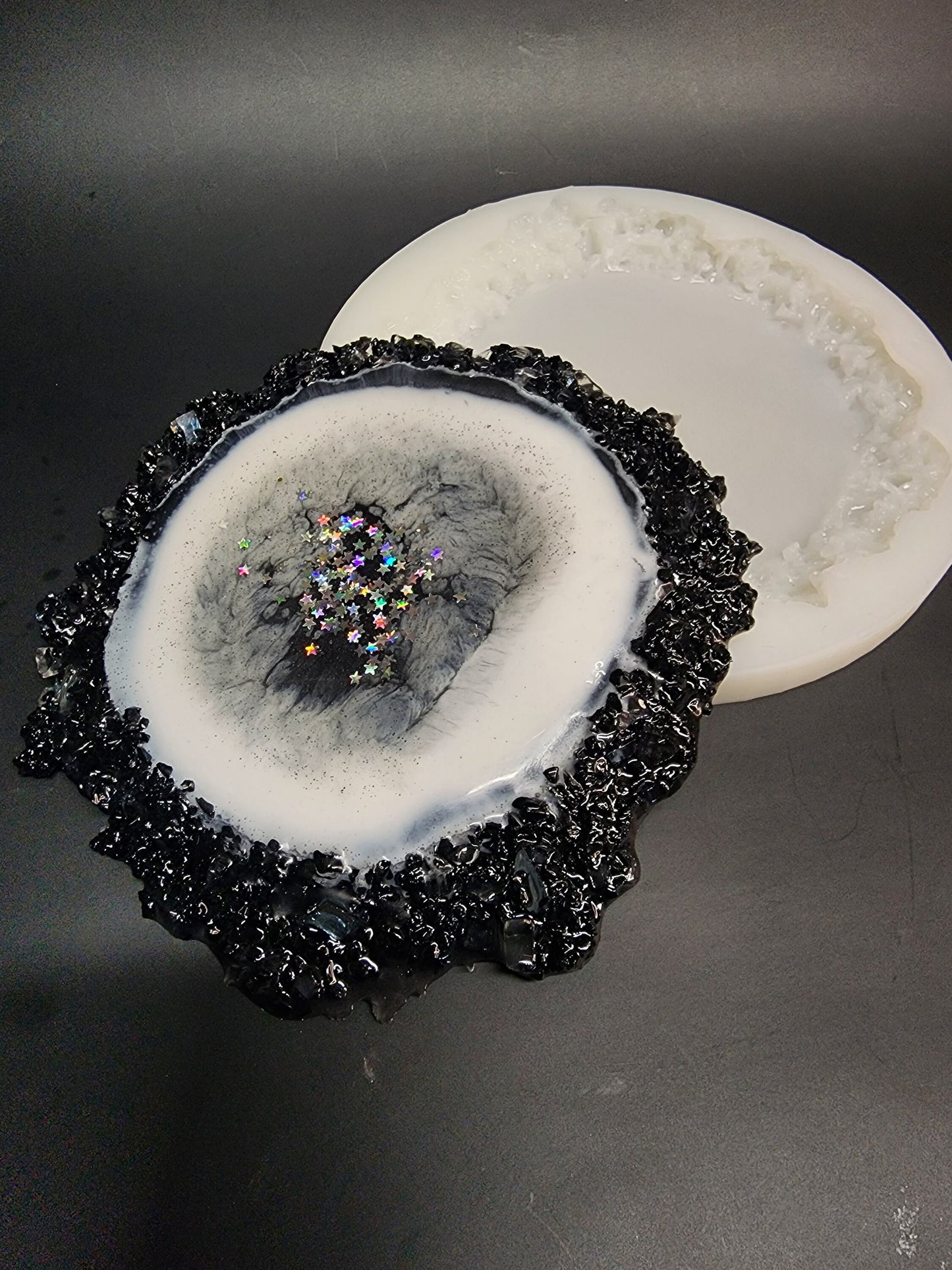 6" Druzy Edge Silicone Coaster Mold - Resin Art