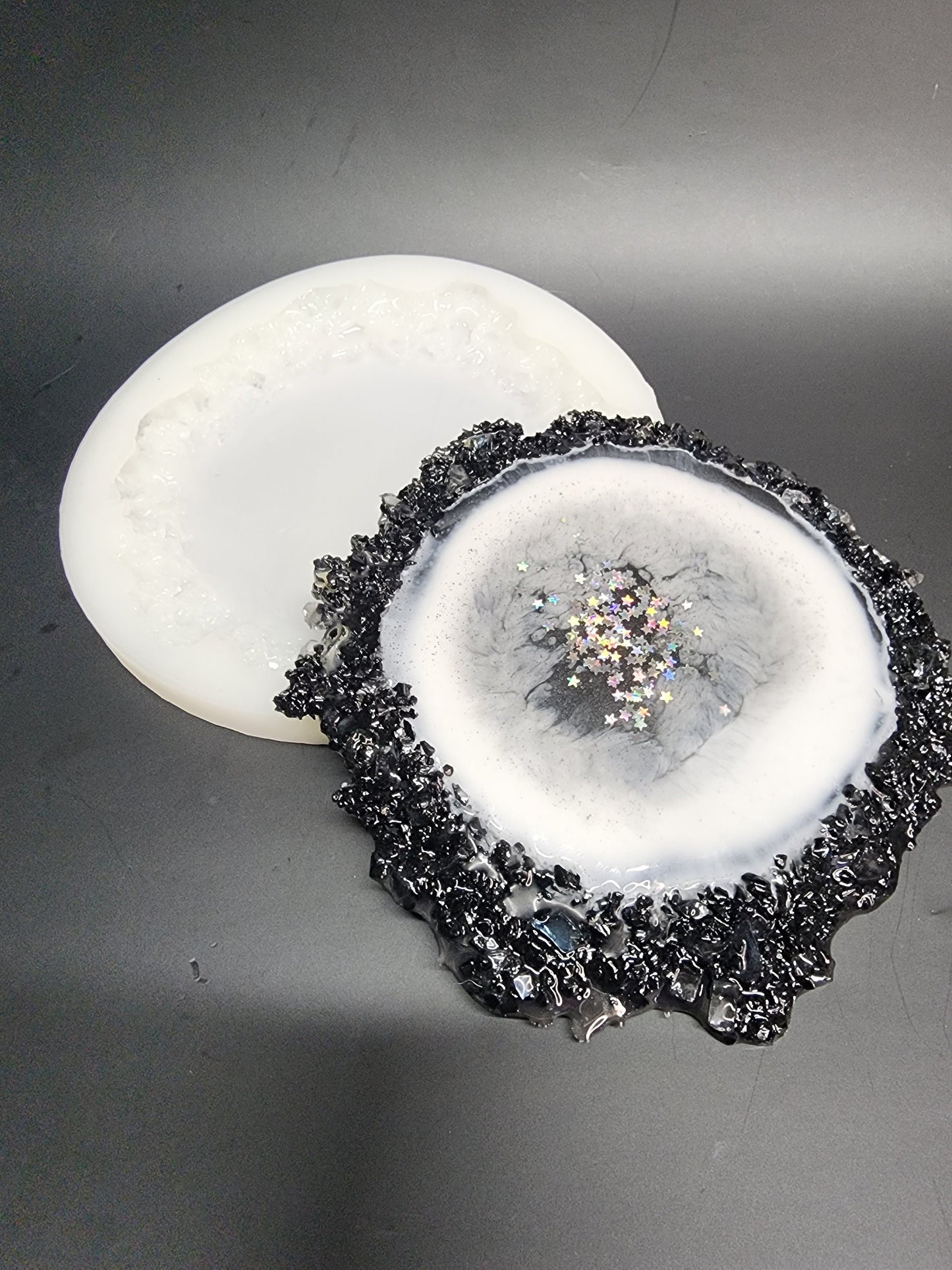 6" Druzy Edge Silicone Coaster Mold - Resin Art