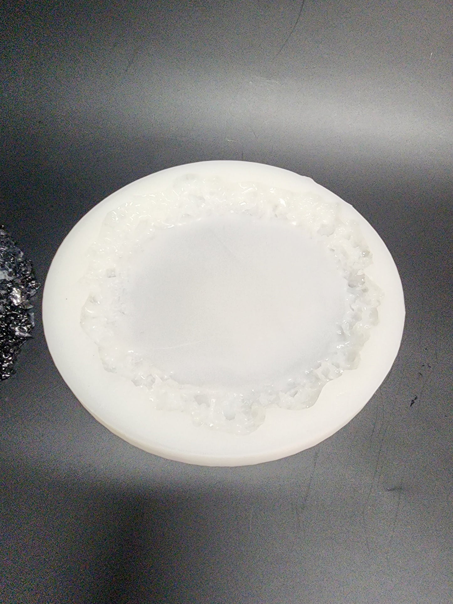 6" Druzy Edge Silicone Coaster Mold - Resin Art
