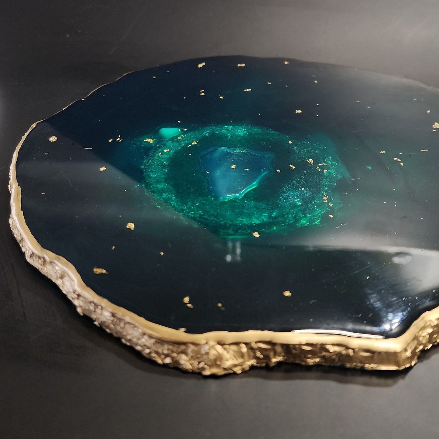 10" Shiny Geode Round Silicone Serving Tray Mold
