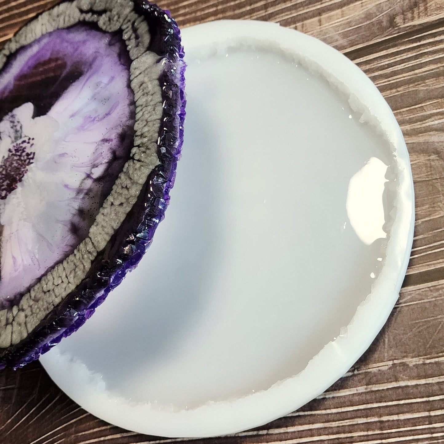 10" Geode Round Silicone Mold – Serving Tray with Crystal Edges