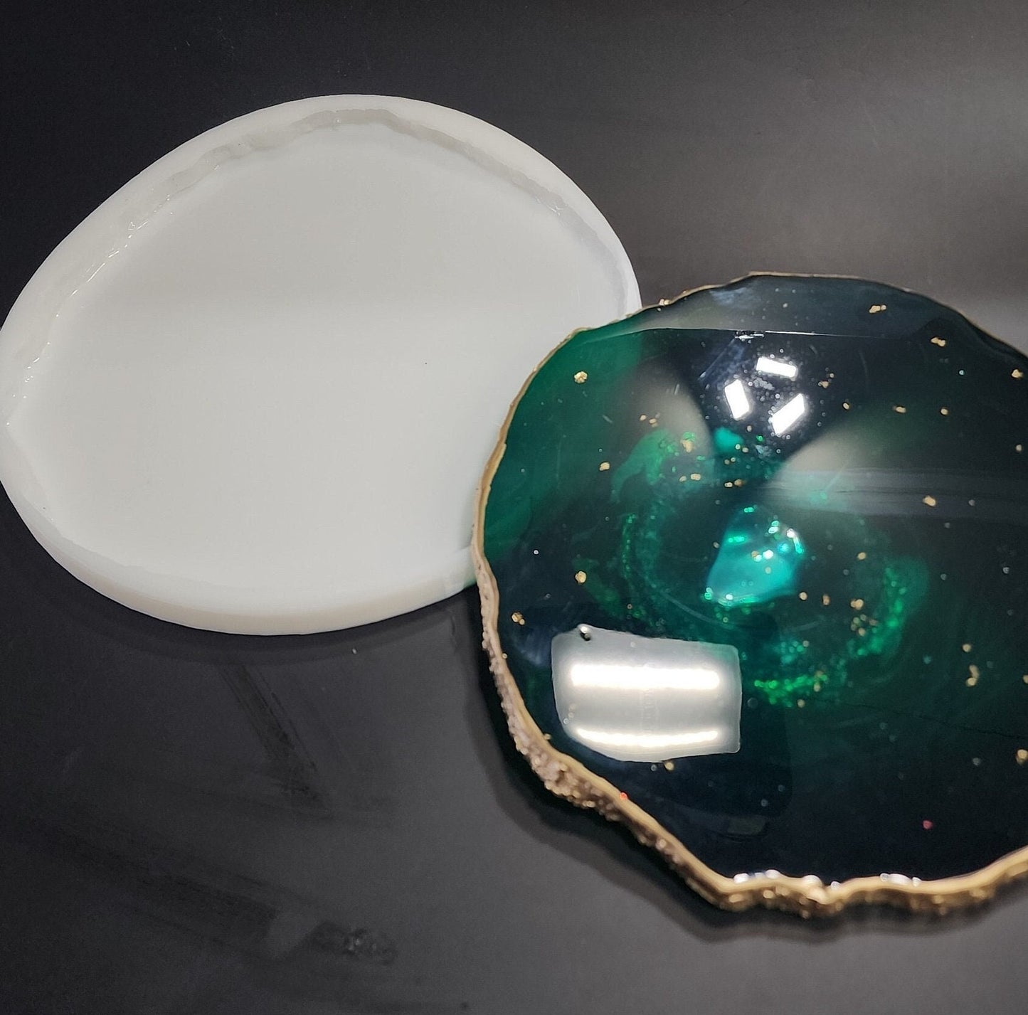 10" Shiny Geode Round Silicone Serving Tray Mold