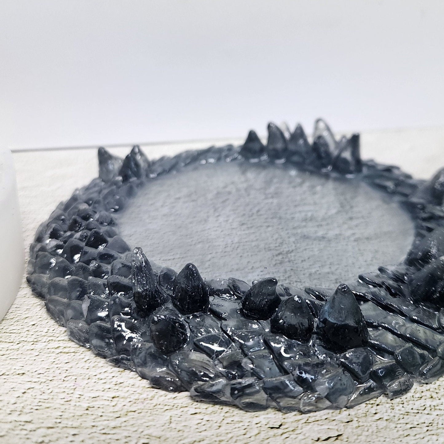 Dragon Scale Coaster Silicone Mold – Resin Art Tray