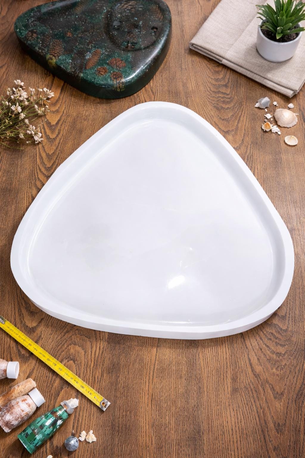 Silicone Table Mold – Organic Triangle Shape